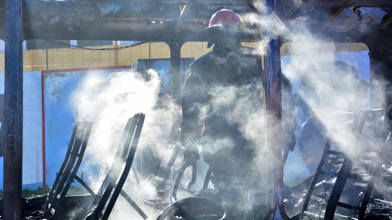 expert odor removal service eliminating smoke in fire-damaged home